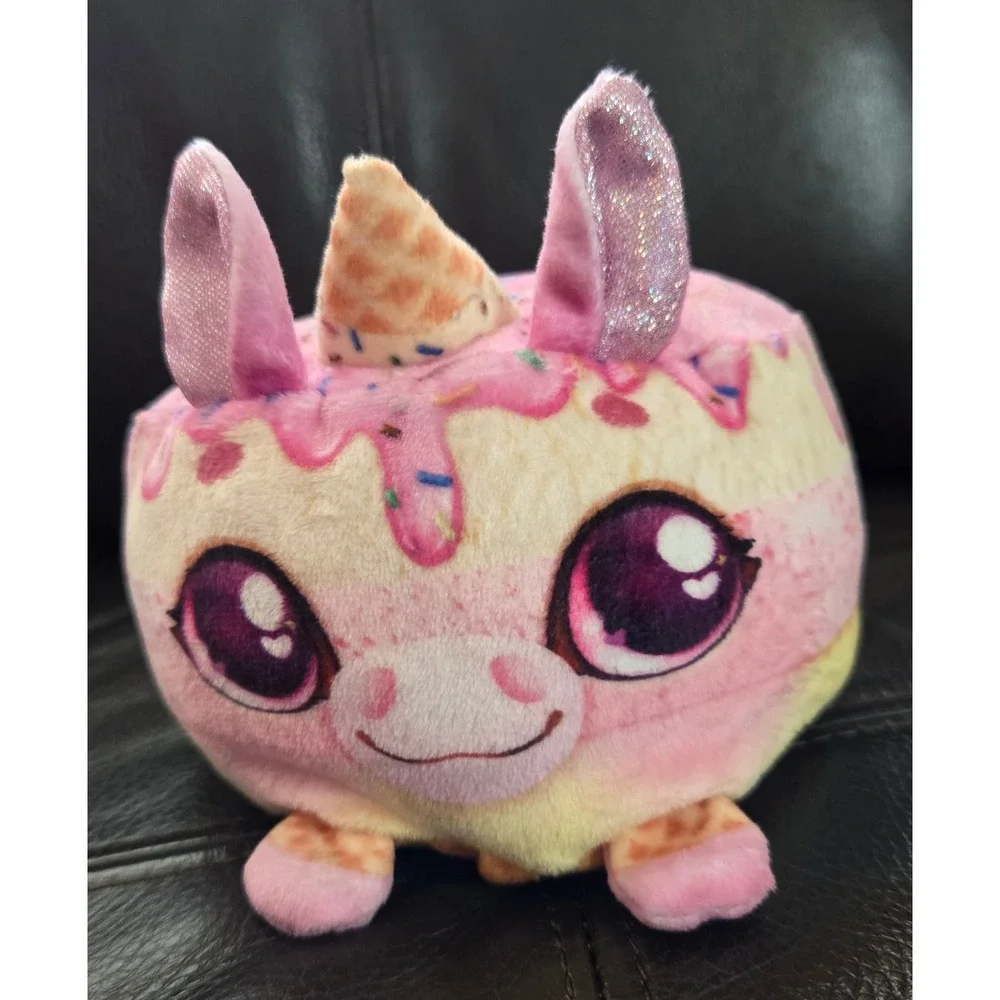 Cookeez Makery Strawberry Unicorn Freezy Cakez Moose Toys. Tested Works No Box
